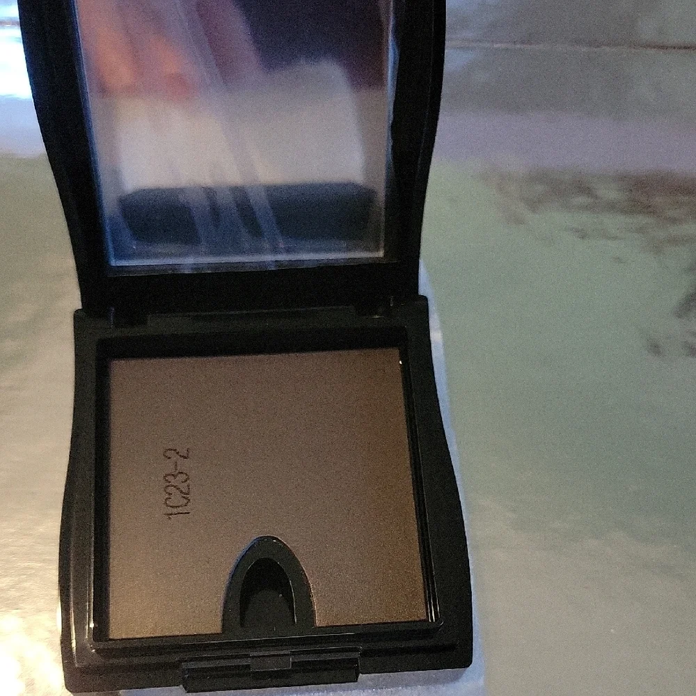 Mary Kay Compact Mini in Black